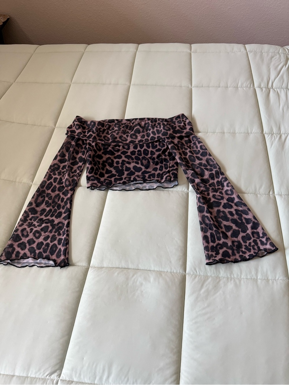 SHEIN Mauve and Black Off-Shoulder Leopard Crop Top